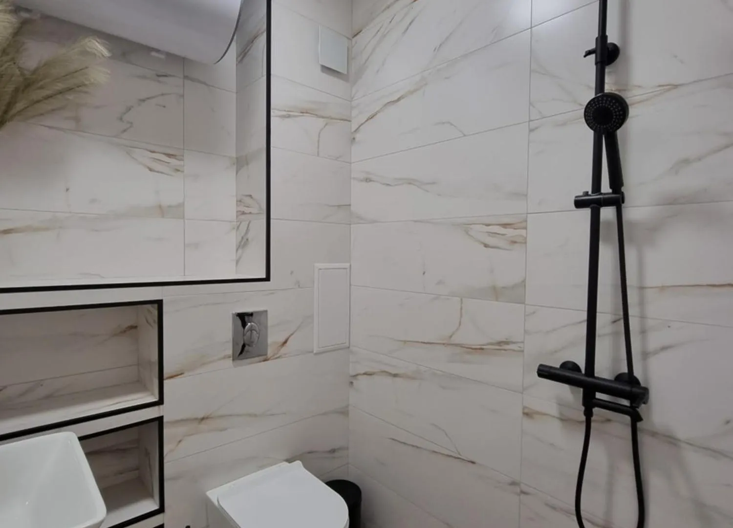 Lux Apartment Battenberg To The Seagarden Burgas Bulgaria